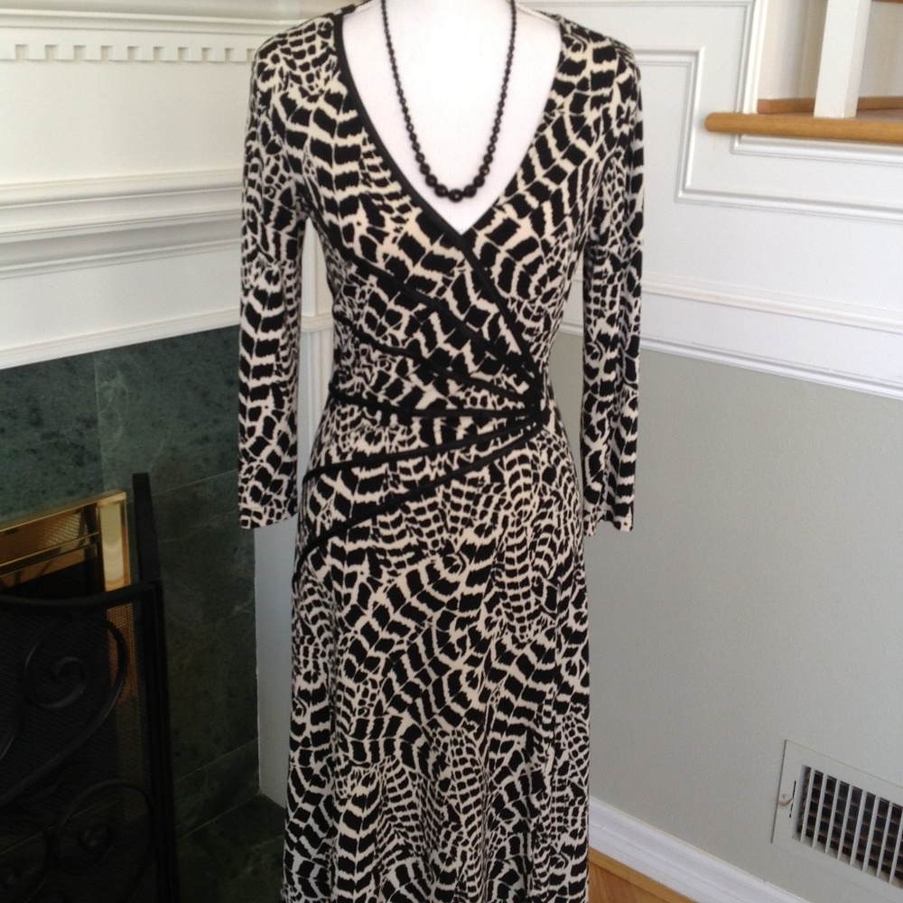 Dress - Picture 8 of 8